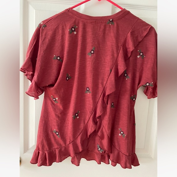 Francesca’s Floral Blouse - Picture 2 of 10